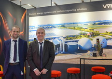 Bert Gheeraert and Claude Van Hoornweder of Vyncke. At the Belgian company they notice that growers are thinking a lot about finding a gas alternative for greenhouse heating, where biomass boilers are often added to an already diversified energy mix. Remarkably, it is mainly Dutch and other European growers who have Vyncke boilers and currently no Belgian growers. At the show, Vyncke also had North American visitors to exchange views with.